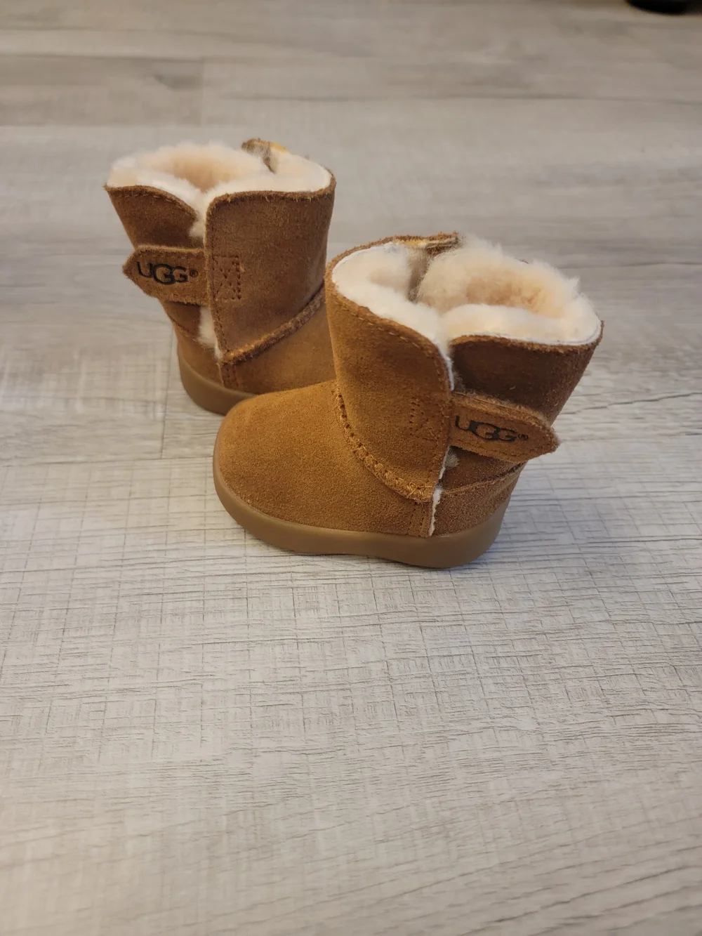 UGG Kids Mini Shearling Boots - Chestnut